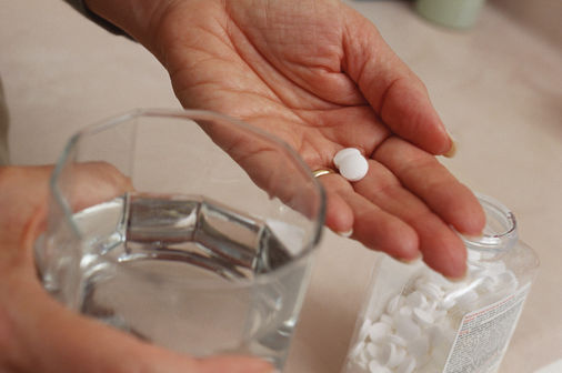 4 lời khuyên để sử dụng các loại uống thuốc trị mụn thâm an toàn