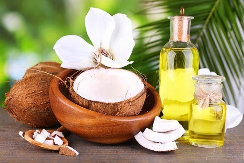 trị mụn bằng dầu dừa